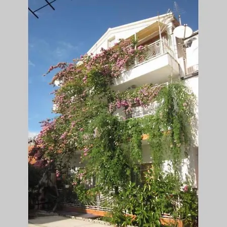Graciela Perfect Location * Gradac (Split-Dalmatia)